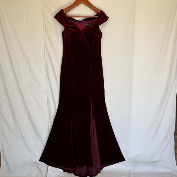 XSCAPE Burgundy Stretch Velvet Bardot Sweetheart Neck Formal Maxi Dress Size 14 - Picture 3 of 16